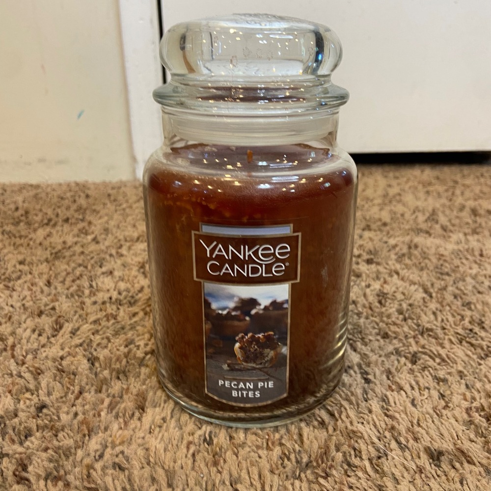 Yankee Candle Pecan Pie Bites Large Jar Candle 22 oz Single Wick 1629357W